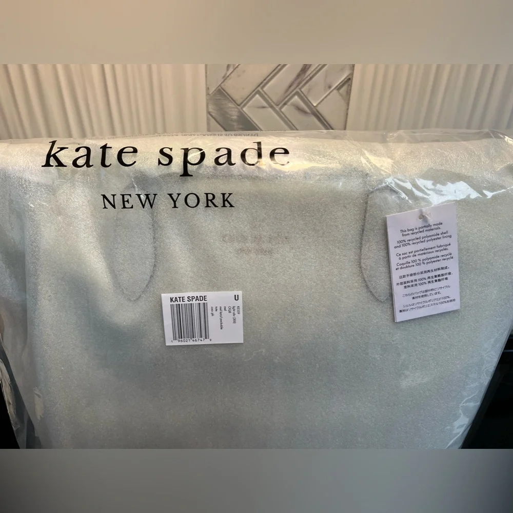NIP Kate Spade Packable Tote and Wristlet Set